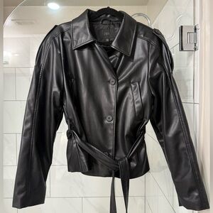 Zara Women's Sleek Black Leather Cropped Trench Coat